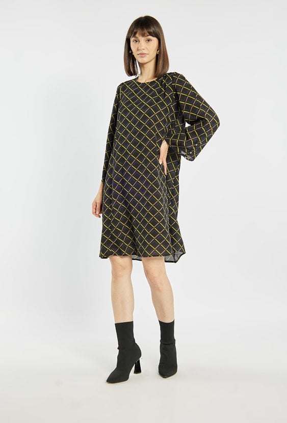 Sukienka o luźnym kroju