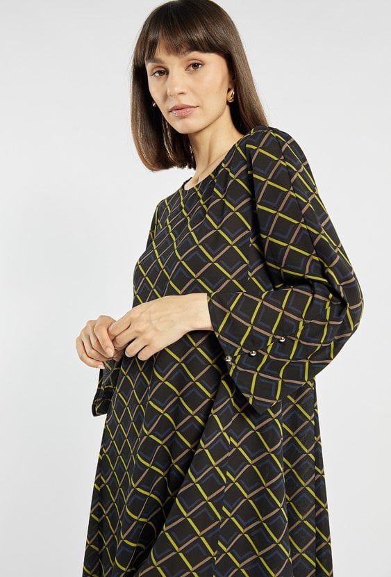 Sukienka o luźnym kroju