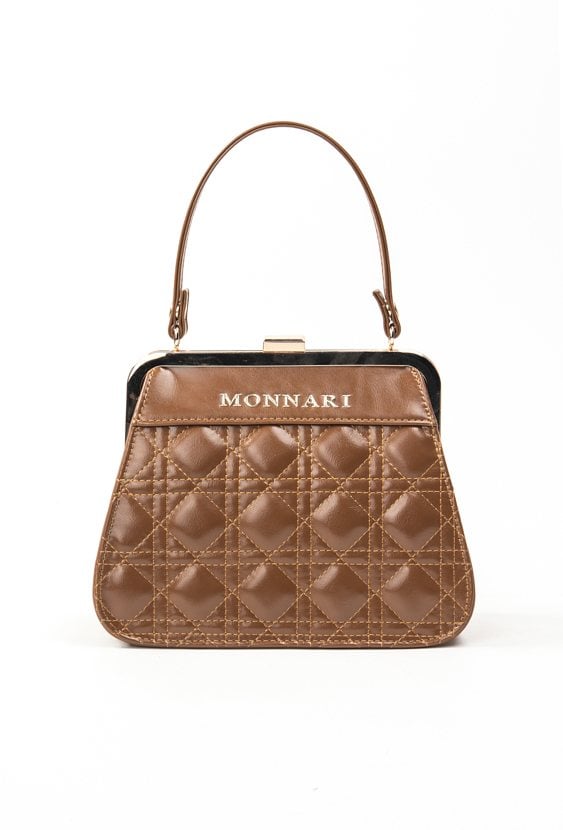 Mały kuferek z pikowanym panelem