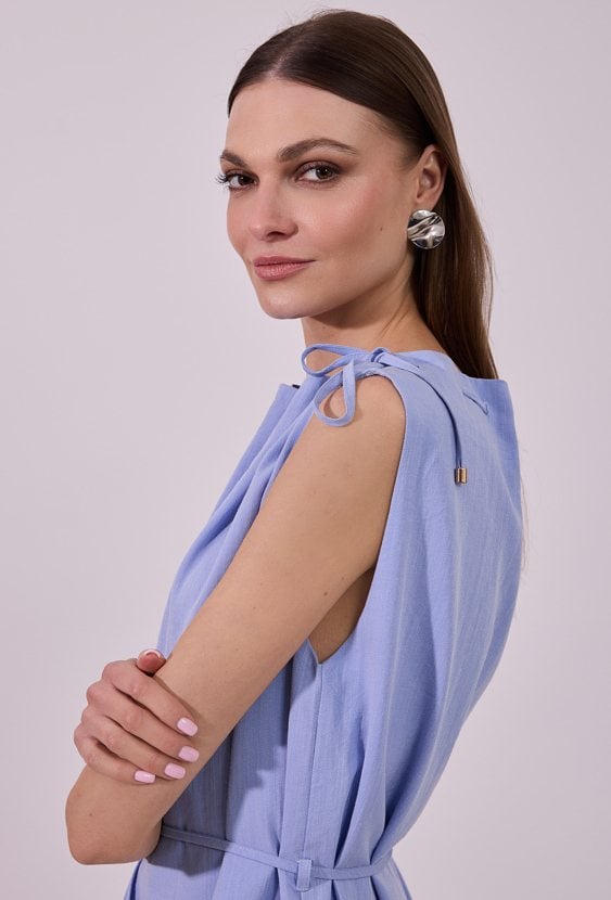 Sukienka z wiązaniem