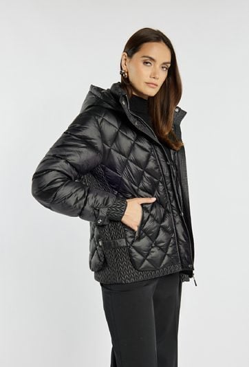 Pikowana kurtka z kapturem