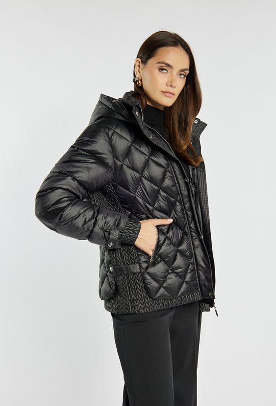 Pikowana kurtka z kapturem