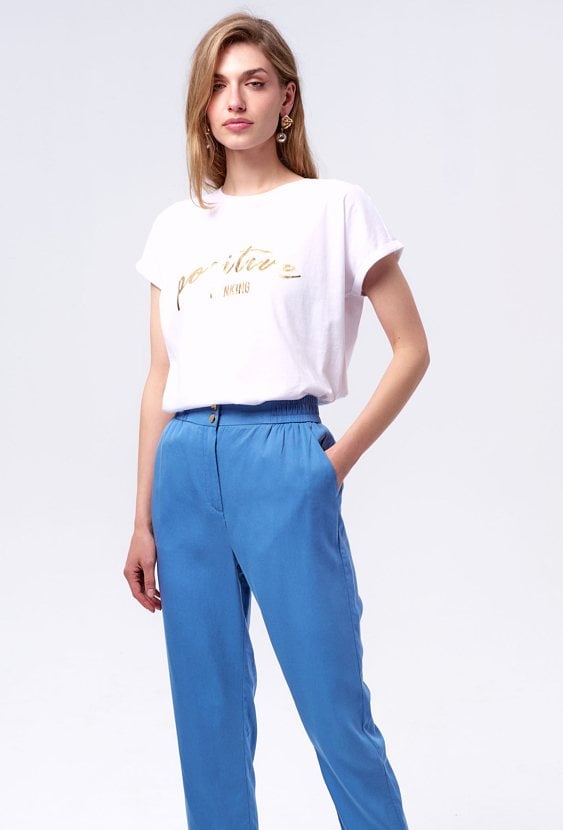 T-shirt ze złotym napisem