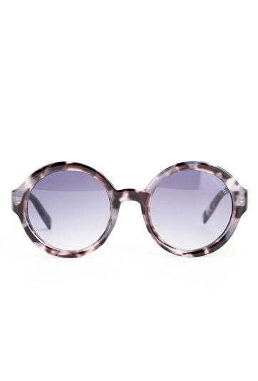 Okulary przeciwsłoneczne w retro stylu