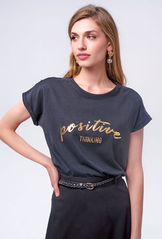 T-shirt ze złotym napisem