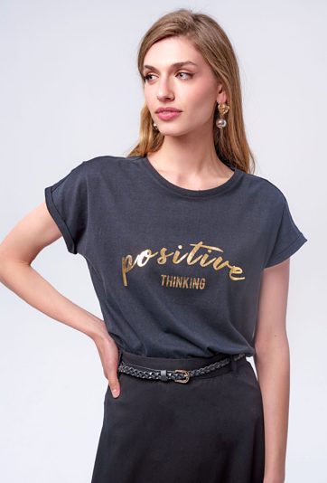 T-shirt ze złotym napisem