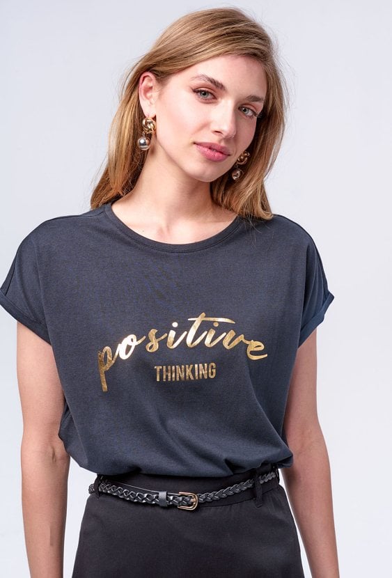 T-shirt ze złotym napisem