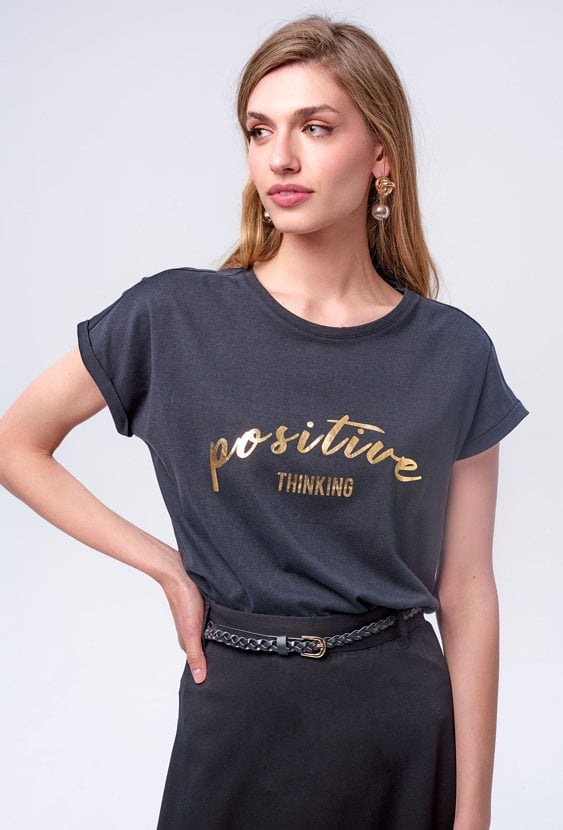 T-shirt ze złotym napisem