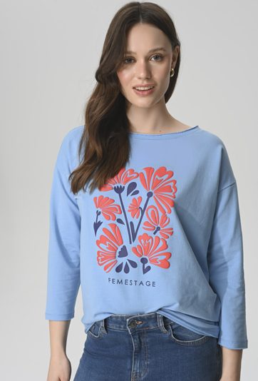 Błękitna bluza o swobodnym kroju