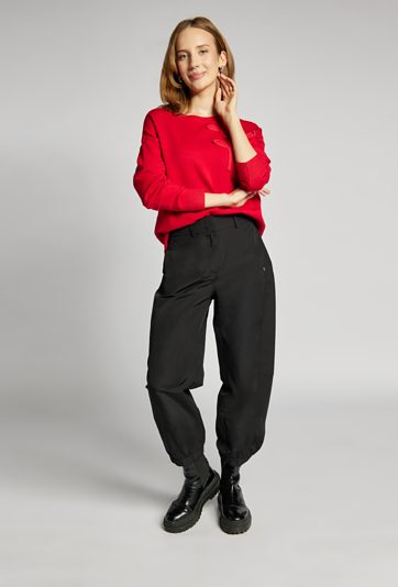 Sweter z kwiatem