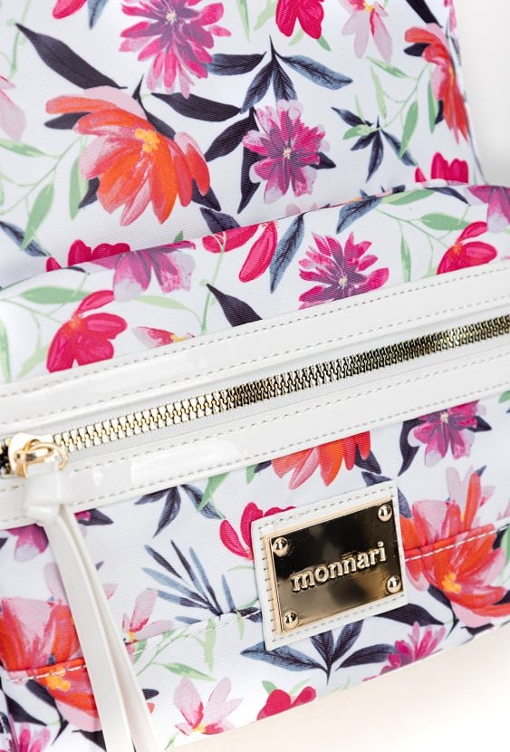 Plecak z kolorowym kwiatowym wzorem