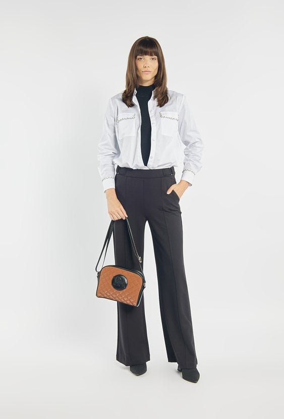 Pikowana torebka na pasku