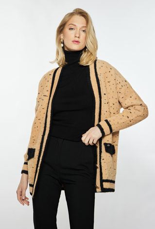 Wzorzysty sweter z krótkim włosiem