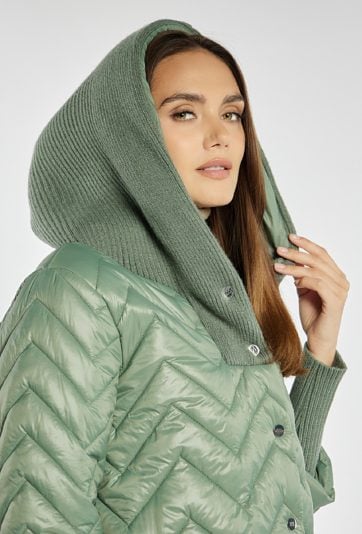 Pikowana kurtka z kapturem