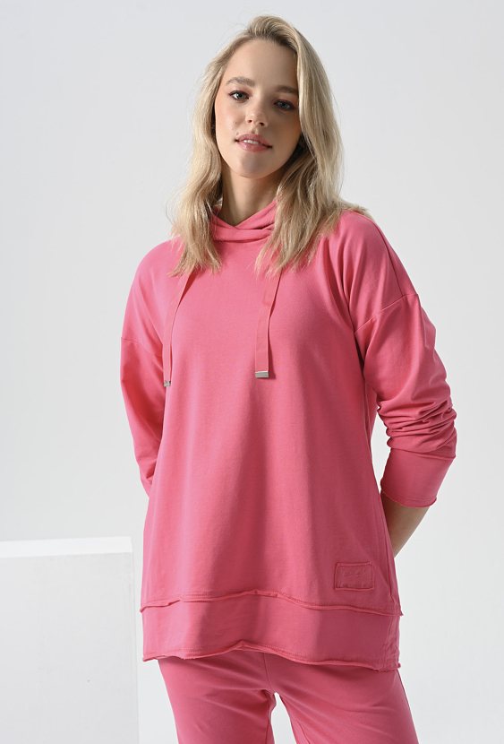 Różowa bluza z kapturem