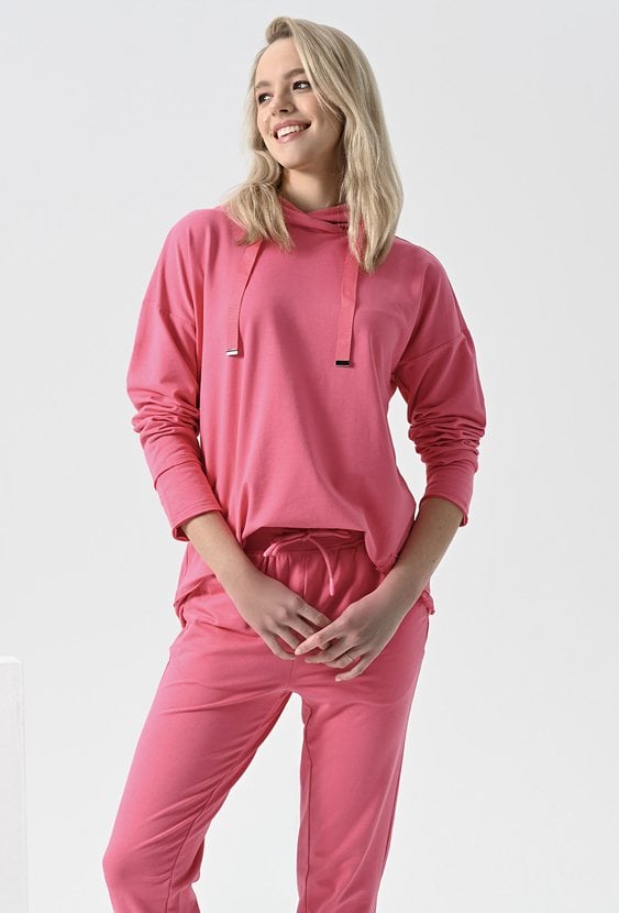 Różowa bluza z kapturem