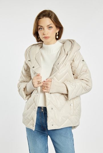 Pikowana kurtka z kapturem