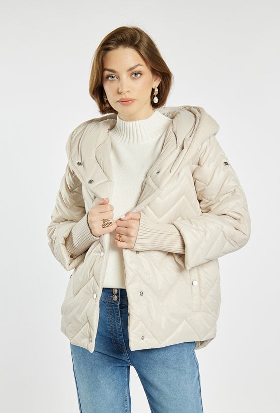 Pikowana kurtka z kapturem