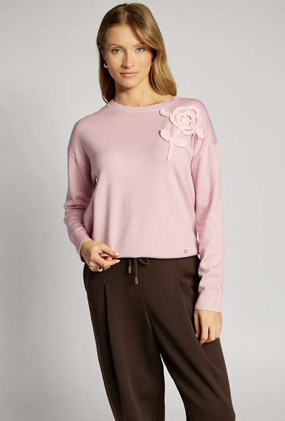 Sweter z kwiatem