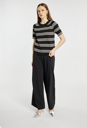 Wiskozowy sweter w paski