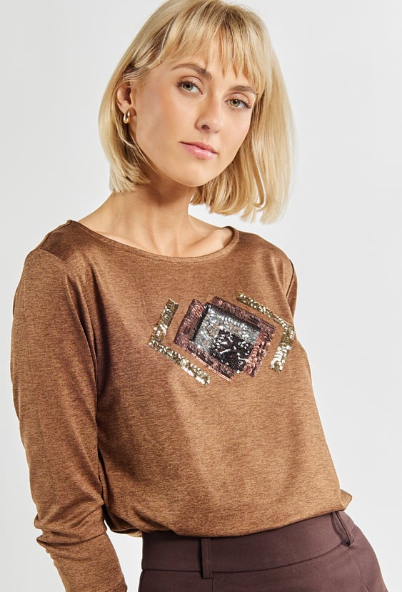 T-shirt damski z cekinowym zdobieniem