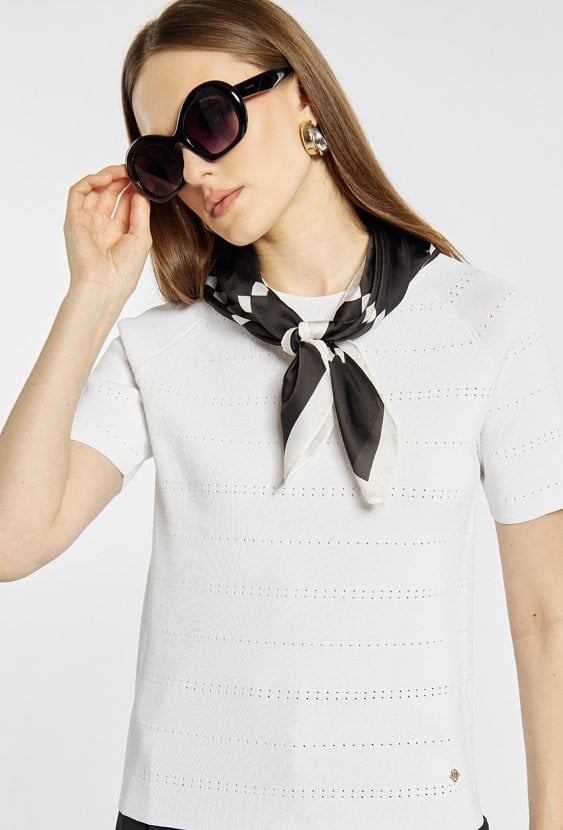 Sweter damski z krótkim rękawem