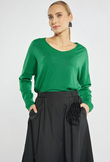 Sweter o luźnym kroju