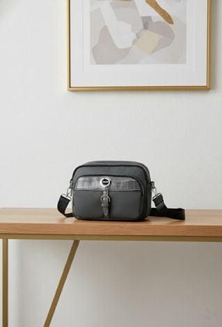 Mała torebka na pasku