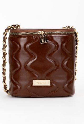 Kuferek damski typu crossbody.