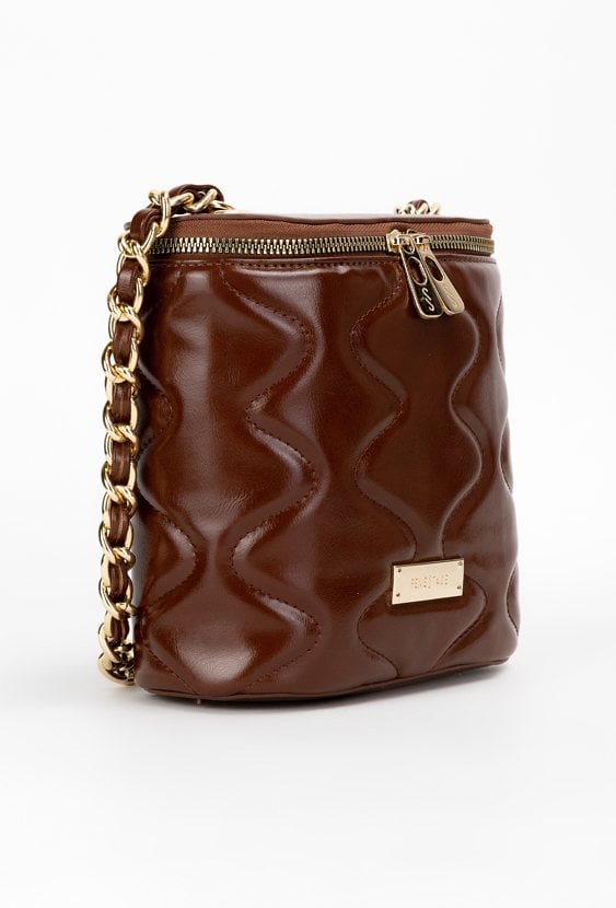 Kuferek damski typu crossbody.