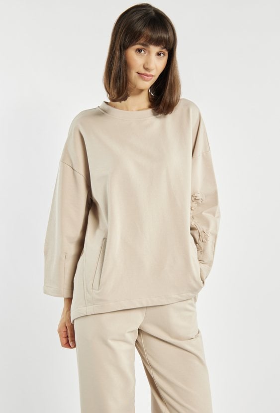 Bluza damska z ozdobnym haftem