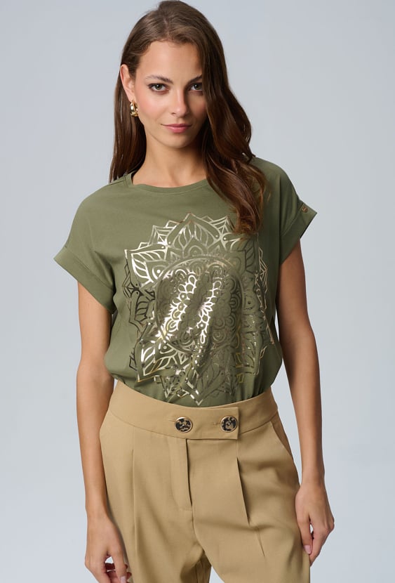 Khaki t-shirt ze złotą aplikacją
