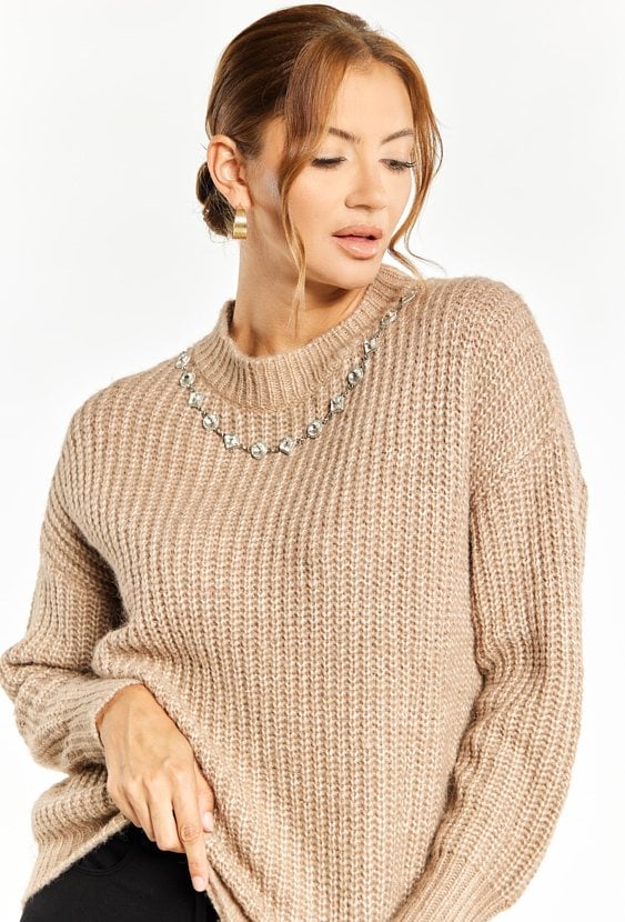 Sweter damski z łańcuszkiem