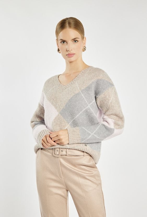 Sweter w pastelowych odcieniach