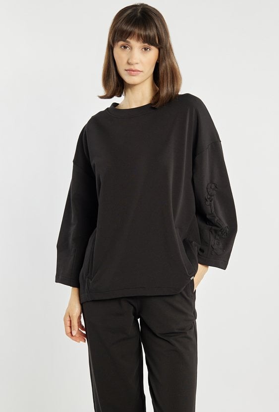 Bluza damska z ozdobnym haftem