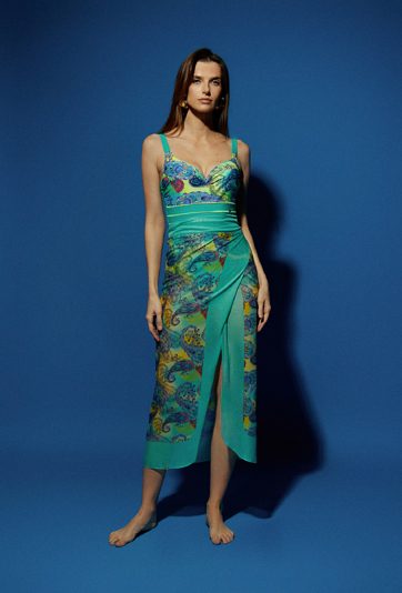 Pareo w formie wzorzystej spódnicy