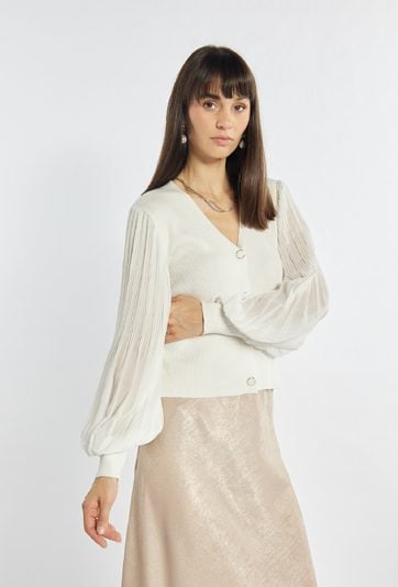 Elegancki sweter w białym kolorze