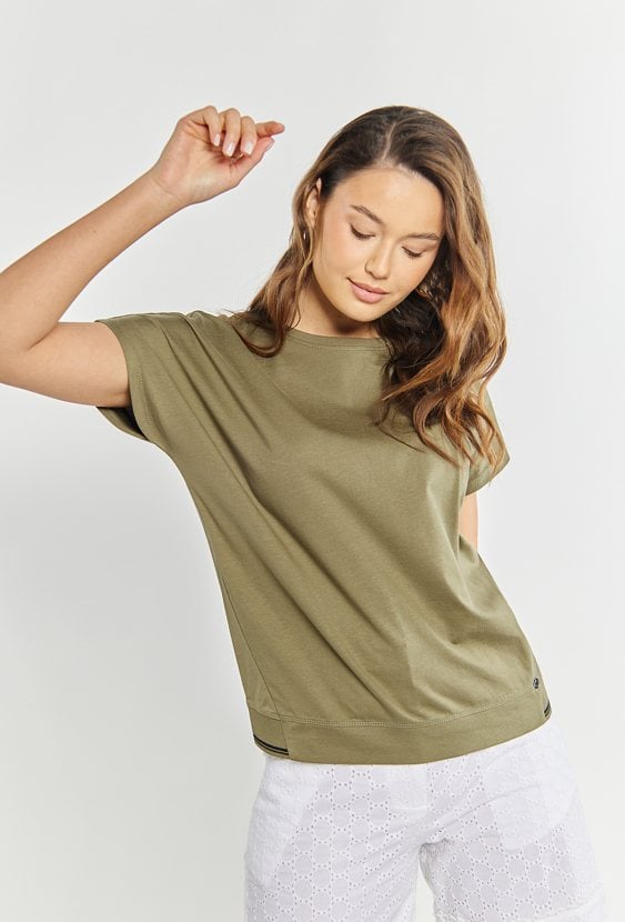 T-shirt damski o luźnym fasonie