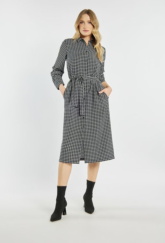 Koszulowa sukienka z wiązaniem