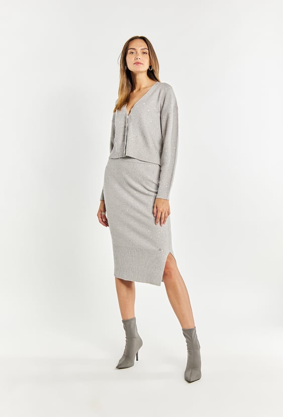 Krótki sweter z cekinami