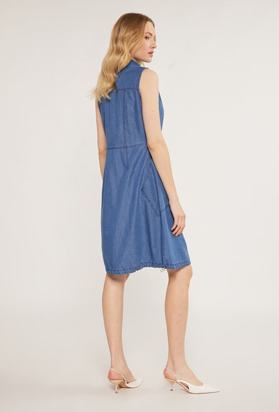 Jeansowa sukienka z kieszonkami