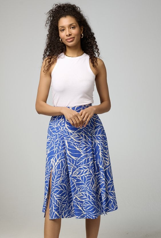 Wzorzysta spódnica z rozcięciem