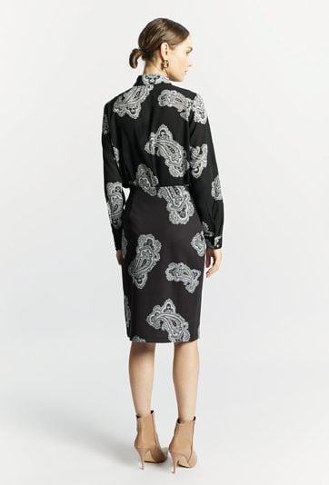 Ołówkowa spódnica z wzorem