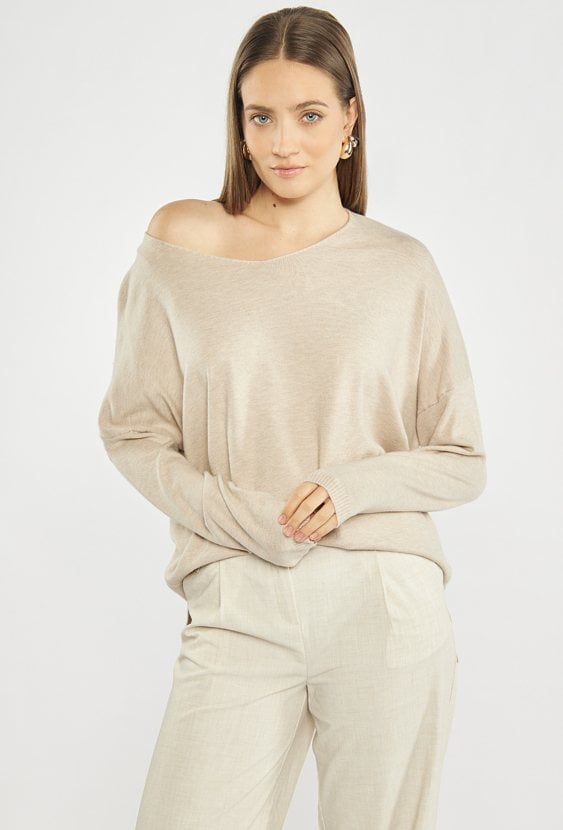 Sweter o luźnym kroju