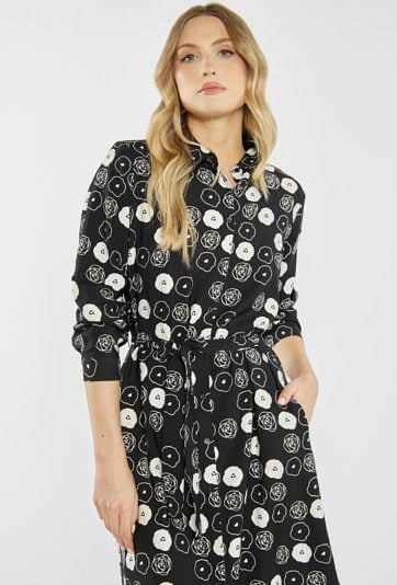 Koszulowa sukienka z wiązaniem