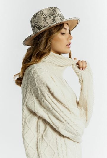 Kapelusz damski z motywem zwierzęcym