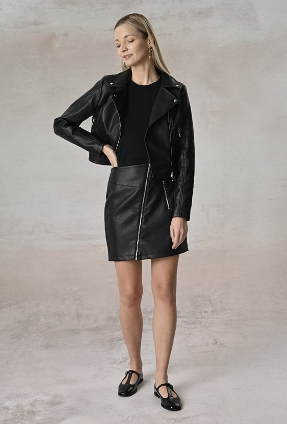 Krótka spódnica z imitacji skóry