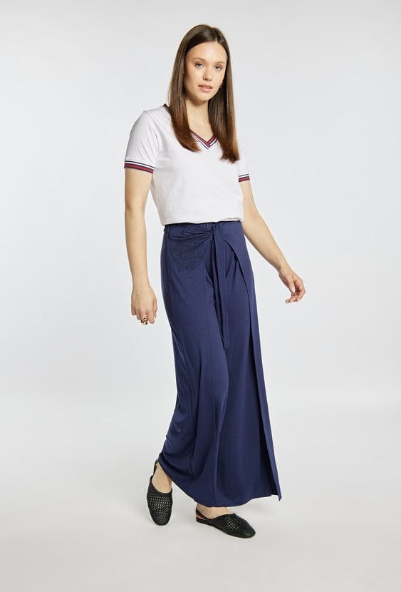 Spodnie z efektownym wiązaniem