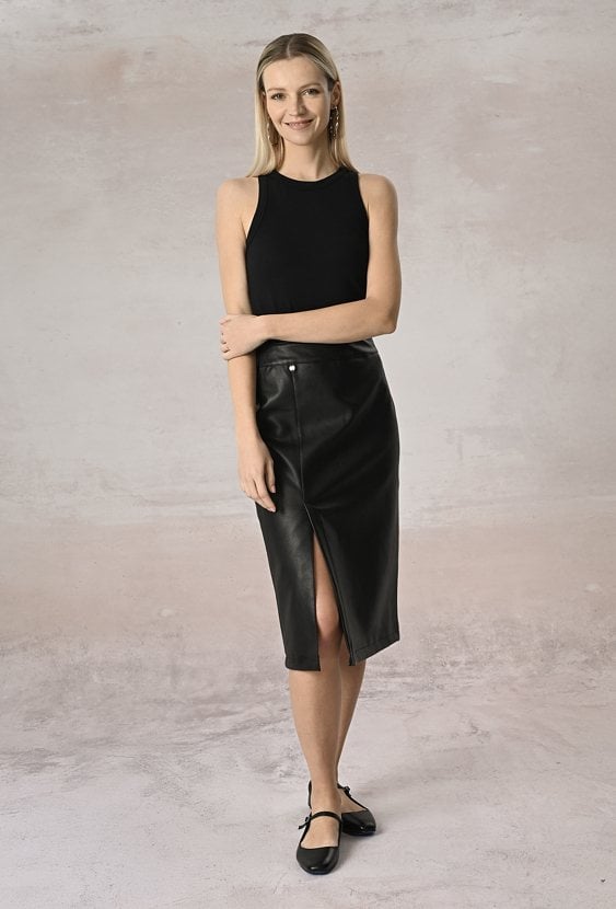 Czarna spódnica z imitacji skóry