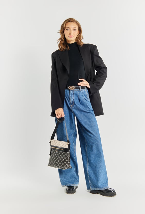 Klasyczna listonoszka Nobo z monogramem